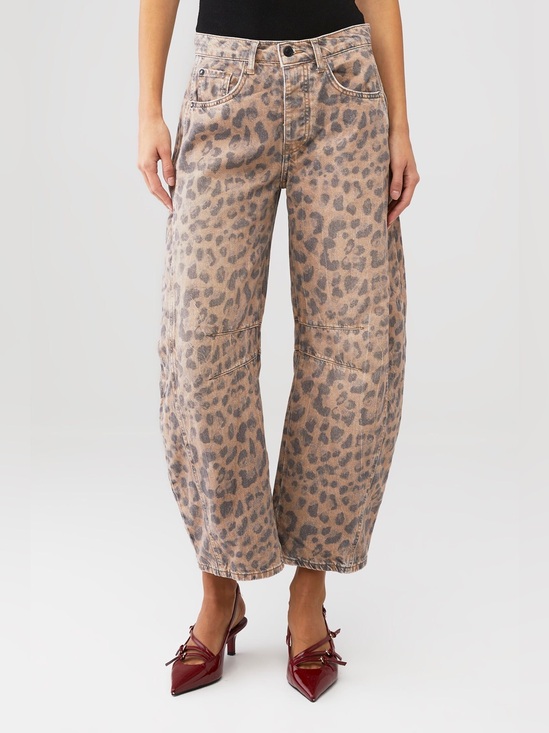 Free People Denim - Free People We The Free Good Luck Printed Barrel Jeans leopard print. Size 27.